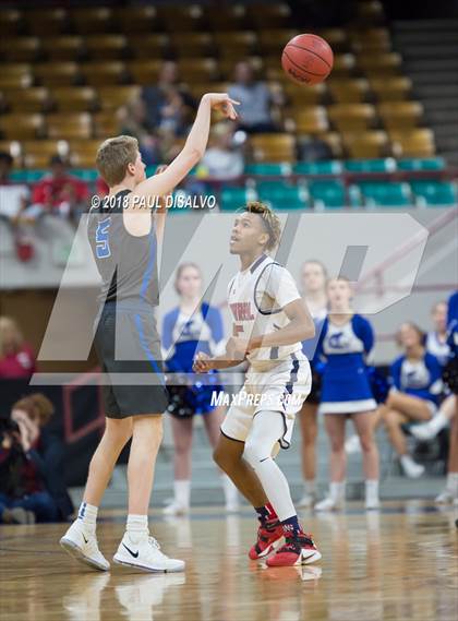 Thumbnail 1 in Grandview vs. Chaparral (CHSAA 5A Great 8) photogallery.