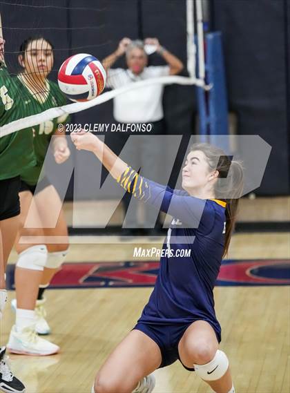 Thumbnail 2 in Bear Creek vs Rifle (Dakota Ridge Varsity Tournament) photogallery.