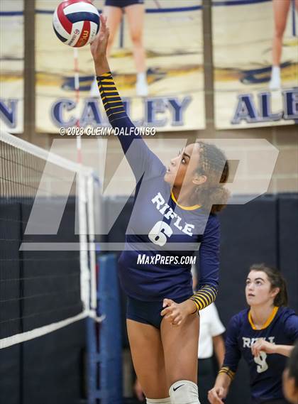 Thumbnail 2 in Bear Creek vs Rifle (Dakota Ridge Varsity Tournament) photogallery.