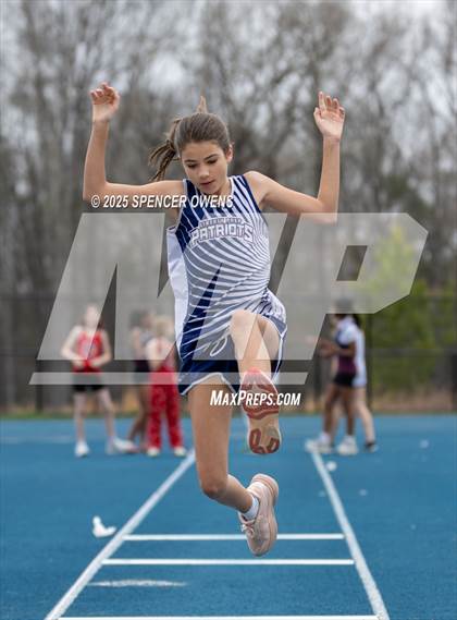 Thumbnail 3 in Cardinal Spring Invitational photogallery.