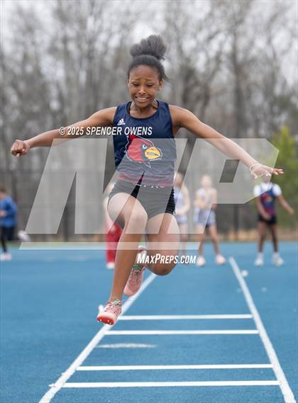 Thumbnail 3 in Cardinal Spring Invitational photogallery.