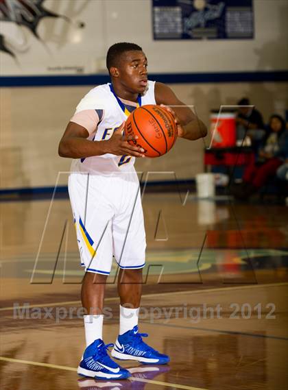 Thumbnail 2 in Channelview vs Strake Jesuit (McDonald's Texas Invitational) photogallery.
