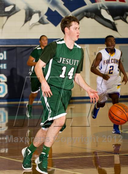 Thumbnail 1 in Channelview vs Strake Jesuit (McDonald's Texas Invitational) photogallery.