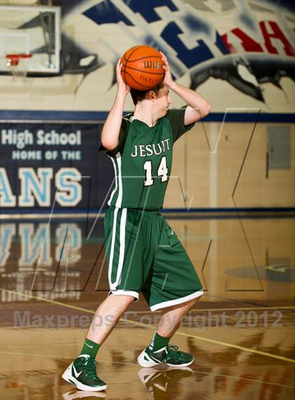 Thumbnail 2 in Channelview vs Strake Jesuit (McDonald's Texas Invitational) photogallery.