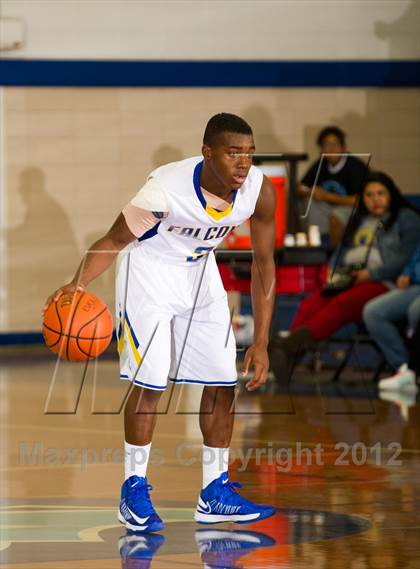 Thumbnail 2 in Channelview vs Strake Jesuit (McDonald's Texas Invitational) photogallery.