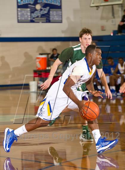 Thumbnail 3 in Channelview vs Strake Jesuit (McDonald's Texas Invitational) photogallery.