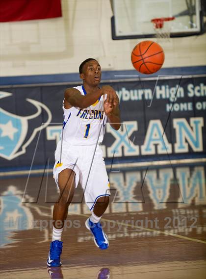Thumbnail 2 in Channelview vs Strake Jesuit (McDonald's Texas Invitational) photogallery.