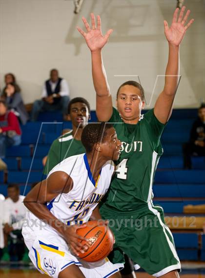 Thumbnail 1 in Channelview vs Strake Jesuit (McDonald's Texas Invitational) photogallery.