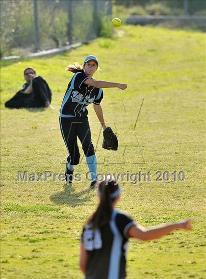 Thumbnail 1 in Villa Park @ Brea Olinda photogallery.