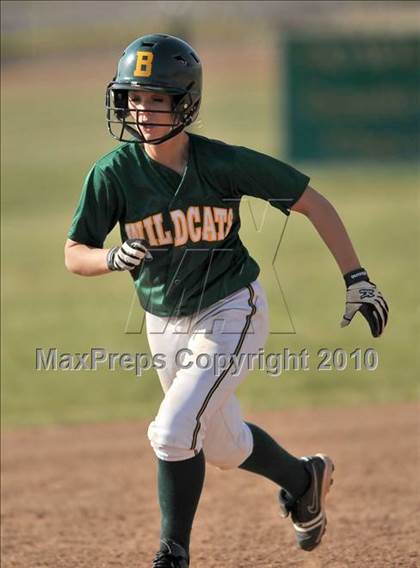 Thumbnail 1 in Villa Park @ Brea Olinda photogallery.
