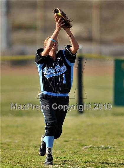 Thumbnail 2 in Villa Park @ Brea Olinda photogallery.