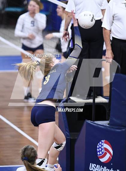 Thumbnail 1 in Niwot vs. Palmer Ridge (CHSAA 4A Pool 4 Playoff) photogallery.