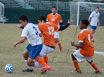 Thumbnail 2 in Lake Norman Charter vs. Southwest Onslow (NCHSAA 1A Final) photogallery.