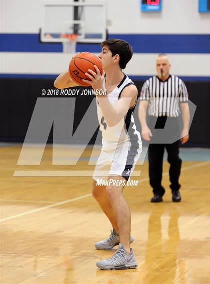 Thumbnail 2 in Clear Falls vs. Kingwood (McDonald's Texas Invitational) photogallery.
