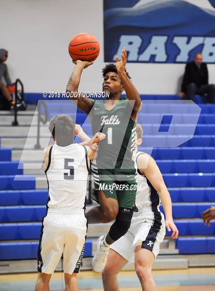 Thumbnail 3 in Clear Falls vs. Kingwood (McDonald's Texas Invitational) photogallery.