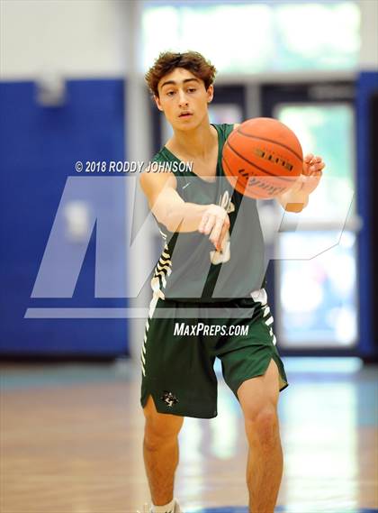 Thumbnail 2 in Clear Falls vs. Kingwood (McDonald's Texas Invitational) photogallery.