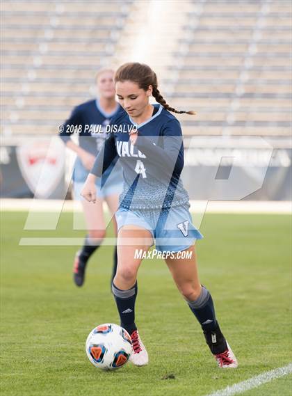 Thumbnail 1 in Windsor vs. Valor Christian (CHSAA 4A State Final) photogallery.
