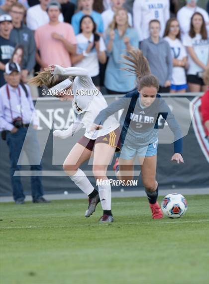 Thumbnail 1 in Windsor vs. Valor Christian (CHSAA 4A State Final) photogallery.