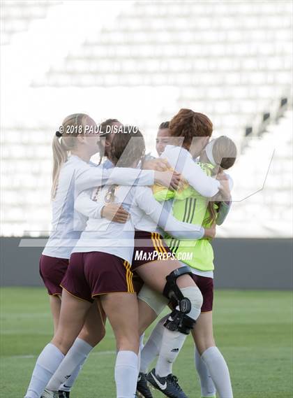 Thumbnail 1 in Windsor vs. Valor Christian (CHSAA 4A State Final) photogallery.