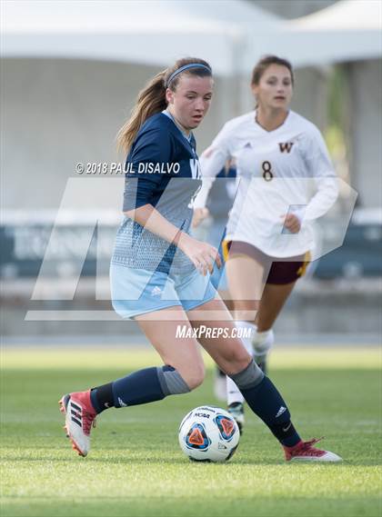 Thumbnail 3 in Windsor vs. Valor Christian (CHSAA 4A State Final) photogallery.