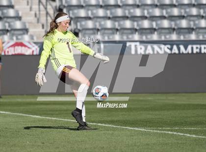 Thumbnail 3 in Windsor vs. Valor Christian (CHSAA 4A State Final) photogallery.