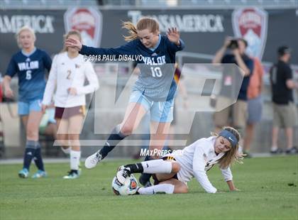 Thumbnail 3 in Windsor vs. Valor Christian (CHSAA 4A State Final) photogallery.