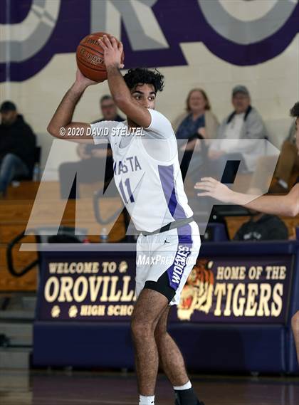 Thumbnail 2 in Los Banos vs. Shasta (Dennis Burnum Tournament) photogallery.