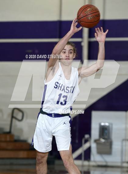 Thumbnail 3 in Los Banos vs. Shasta (Dennis Burnum Tournament) photogallery.