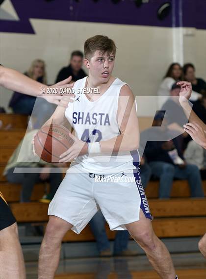 Thumbnail 3 in Los Banos vs. Shasta (Dennis Burnum Tournament) photogallery.