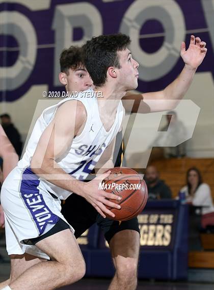 Thumbnail 2 in Los Banos vs. Shasta (Dennis Burnum Tournament) photogallery.