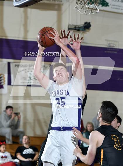 Thumbnail 3 in Los Banos vs. Shasta (Dennis Burnum Tournament) photogallery.