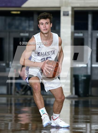 Thumbnail 3 in Los Banos vs. Shasta (Dennis Burnum Tournament) photogallery.