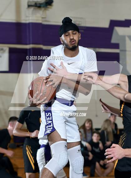 Thumbnail 2 in Los Banos vs. Shasta (Dennis Burnum Tournament) photogallery.