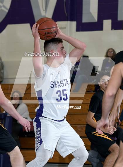 Thumbnail 3 in Los Banos vs. Shasta (Dennis Burnum Tournament) photogallery.