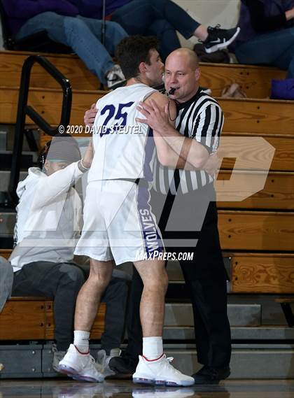 Thumbnail 3 in Los Banos vs. Shasta (Dennis Burnum Tournament) photogallery.