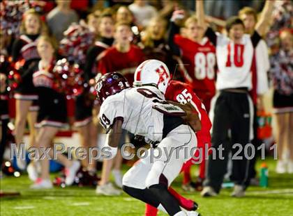 Thumbnail 2 in Hargrave vs Silsbee (3A Region 3 Bi-District Playoffs) photogallery.