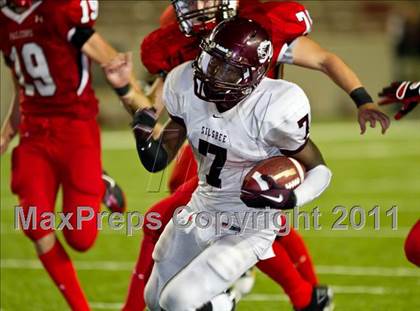 Thumbnail 3 in Hargrave vs Silsbee (3A Region 3 Bi-District Playoffs) photogallery.