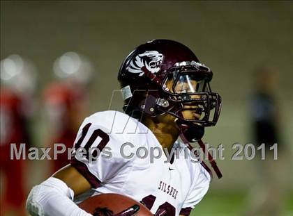 Thumbnail 3 in Hargrave vs Silsbee (3A Region 3 Bi-District Playoffs) photogallery.