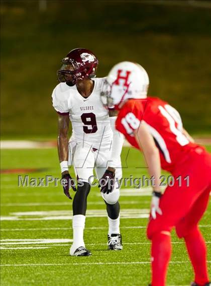 Thumbnail 2 in Hargrave vs Silsbee (3A Region 3 Bi-District Playoffs) photogallery.