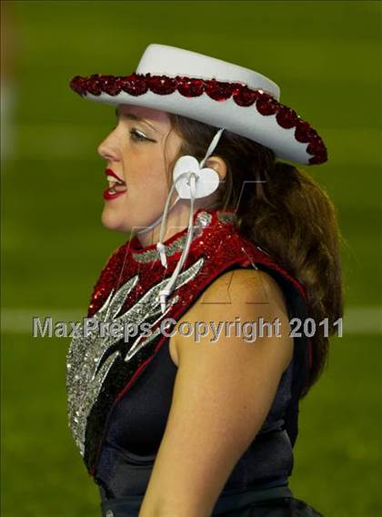 Thumbnail 1 in Hargrave vs Silsbee (3A Region 3 Bi-District Playoffs) photogallery.