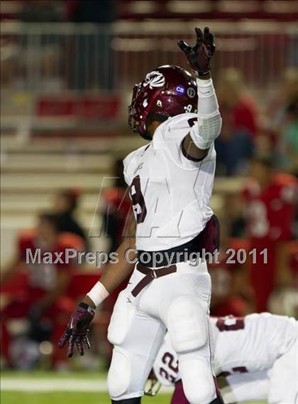 Thumbnail 2 in Hargrave vs Silsbee (3A Region 3 Bi-District Playoffs) photogallery.