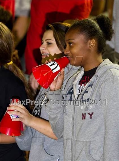 Thumbnail 2 in Hargrave vs Silsbee (3A Region 3 Bi-District Playoffs) photogallery.
