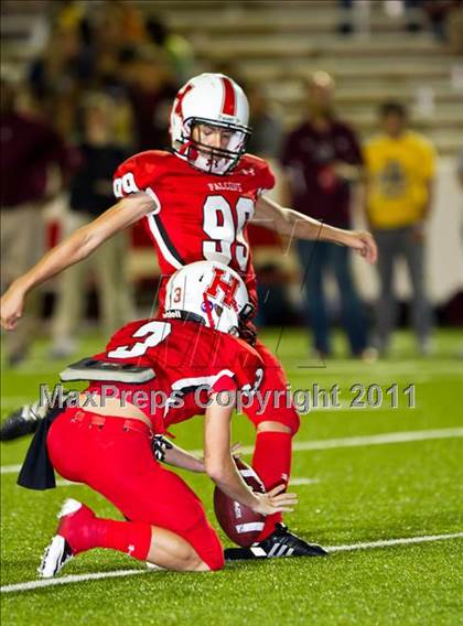Thumbnail 3 in Hargrave vs Silsbee (3A Region 3 Bi-District Playoffs) photogallery.