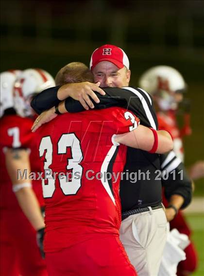 Thumbnail 2 in Hargrave vs Silsbee (3A Region 3 Bi-District Playoffs) photogallery.