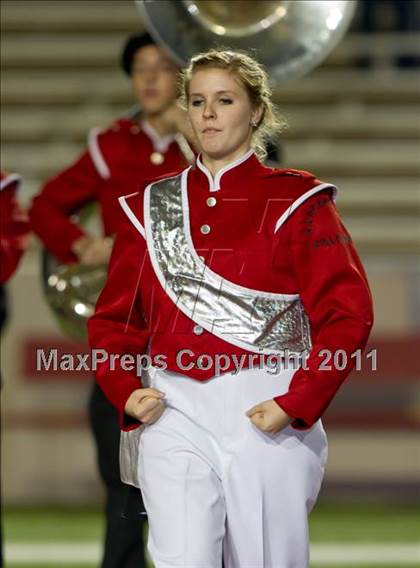 Thumbnail 1 in Hargrave vs Silsbee (3A Region 3 Bi-District Playoffs) photogallery.