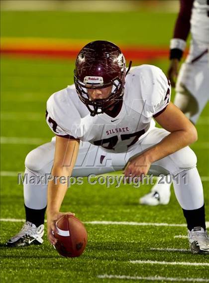 Thumbnail 2 in Hargrave vs Silsbee (3A Region 3 Bi-District Playoffs) photogallery.