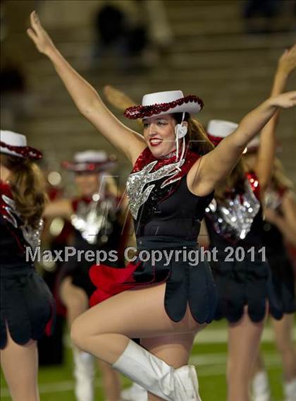 Thumbnail 2 in Hargrave vs Silsbee (3A Region 3 Bi-District Playoffs) photogallery.