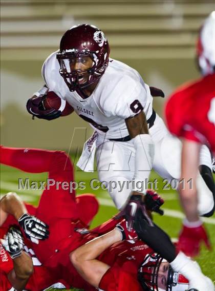 Thumbnail 2 in Hargrave vs Silsbee (3A Region 3 Bi-District Playoffs) photogallery.