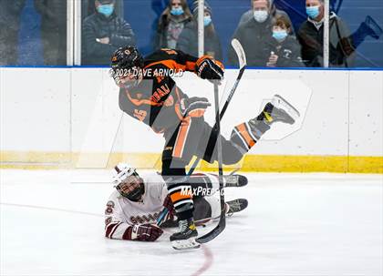 Thumbnail 3 in Salisbury School vs. Kimball Union Academy (Flood-Marr Tournament) photogallery.