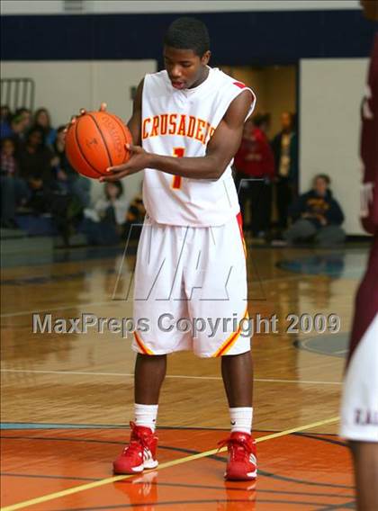 Thumbnail 2 in Bergen Catholic vs. Morrow photogallery.